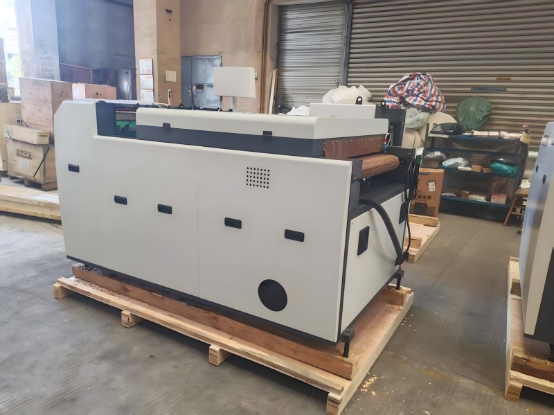 뉴스타 SGUV-760A 자동 UV 코팅기 곧 출시됩니다.